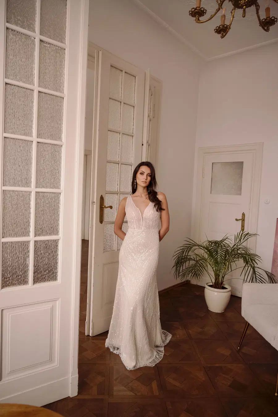 TO-2086T by Agnes: Trumpet silhouette, deep V-neck neckline, sleeveless, tulle