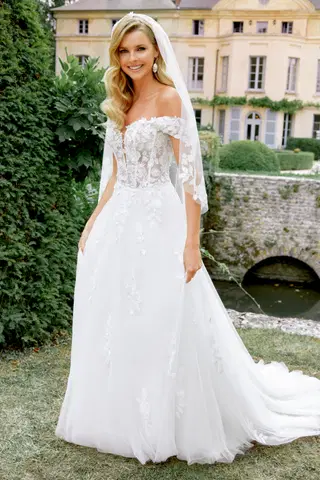 44520 by Sincerity Bridal - view 2 of 7