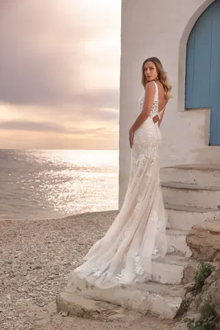 Anouk by Azuree Bridal - view 3 of 5