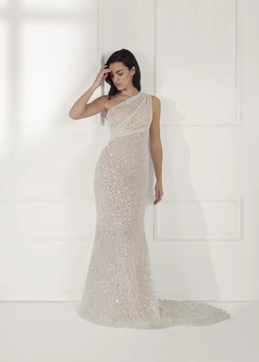 PEYL by Serravalle: Trumpet silhouette, asymetric neckline, sleeveless, embroidery