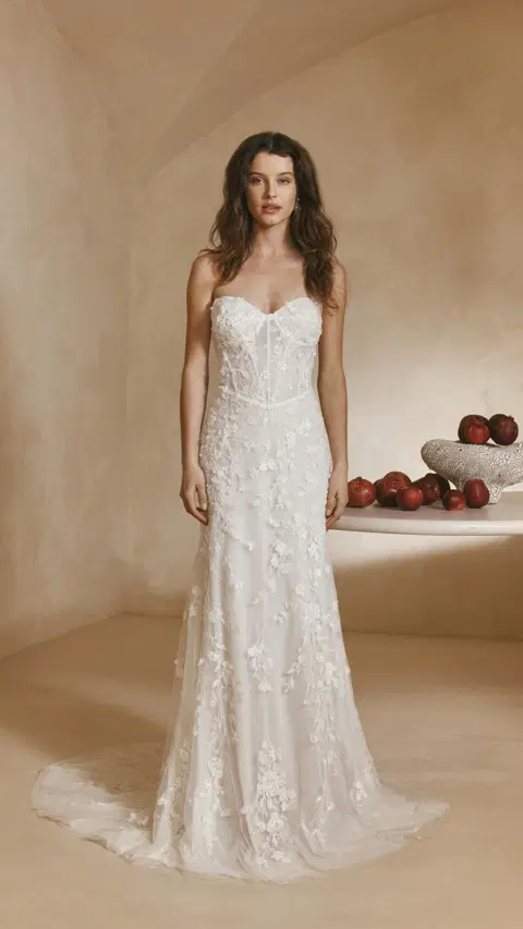 Donna wedding dress by Anna Kara, fit & flare, lace