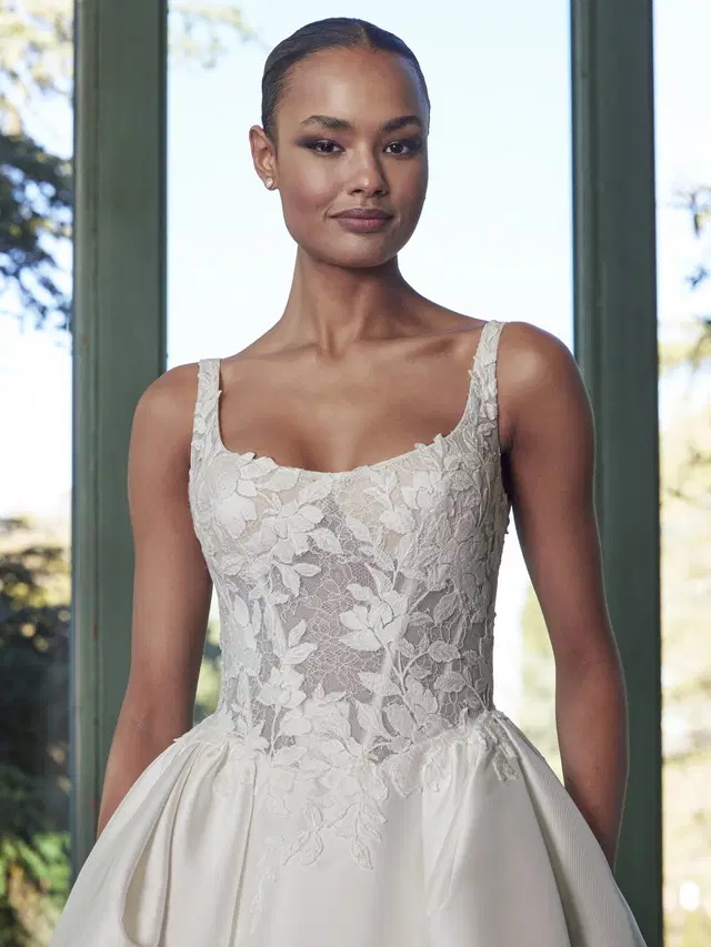 SWAN by Pronovias - view 3 of 3