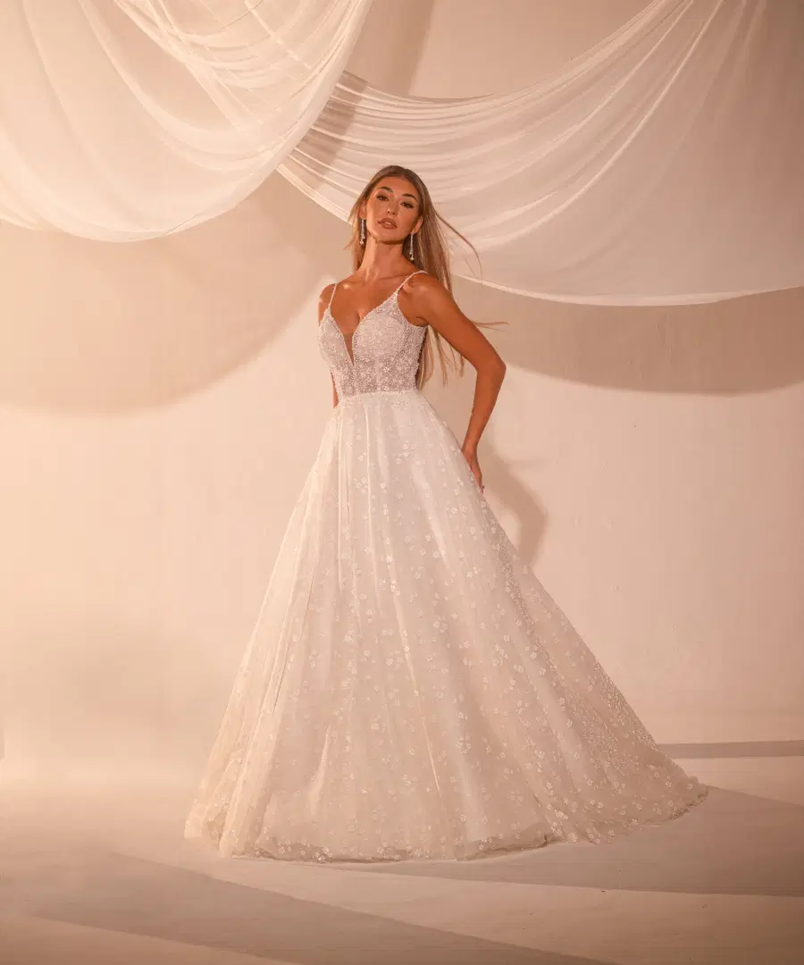 RB4218 by Rachel Allan: A-Line silhouette, tulle