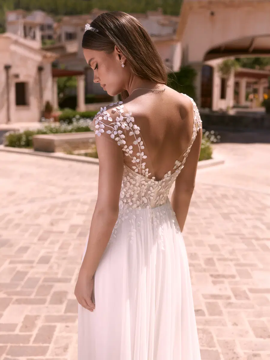 Doridis by Bianco Evento - view 4 of 4