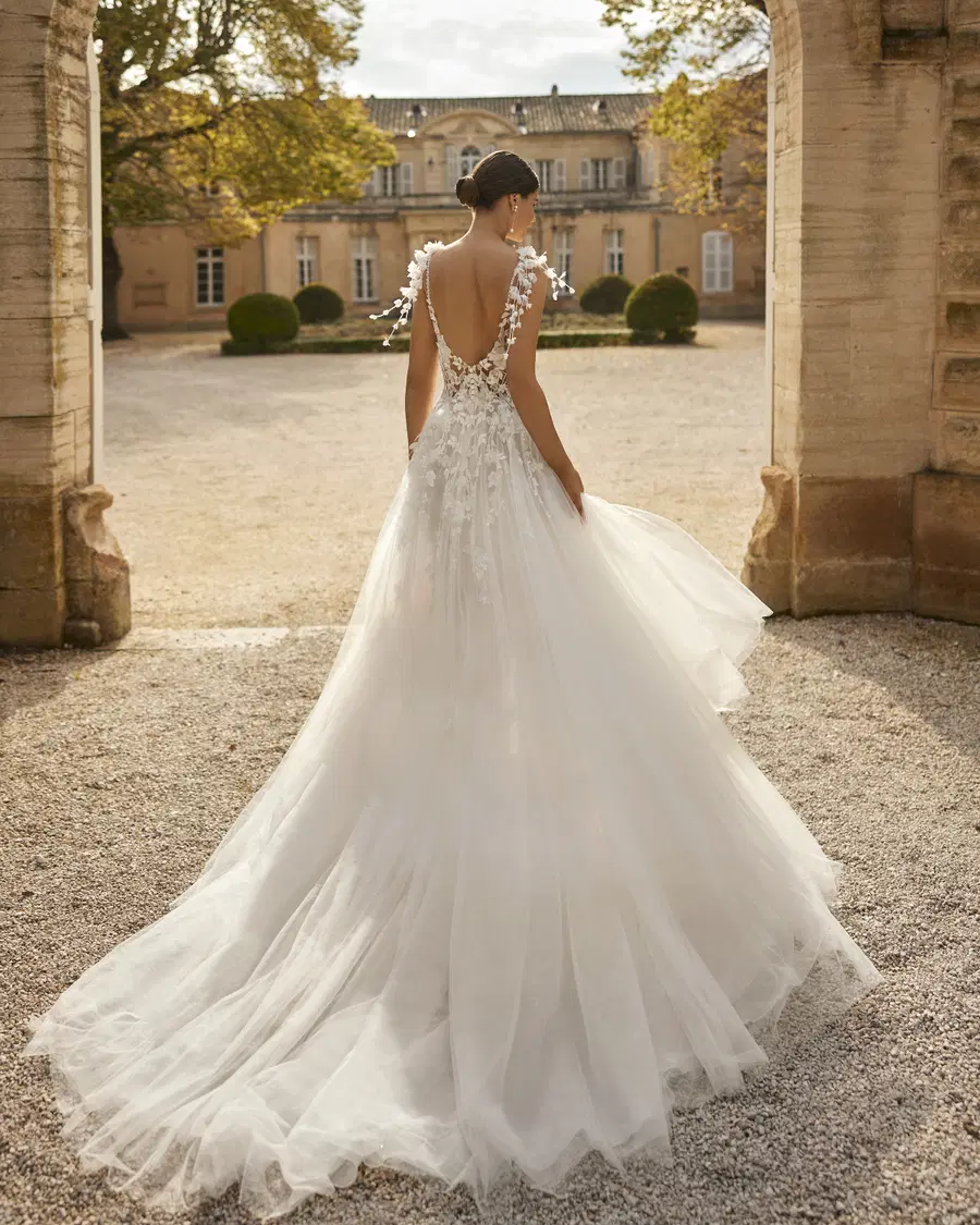 Vals by Rosa Clara - view 4 of 4