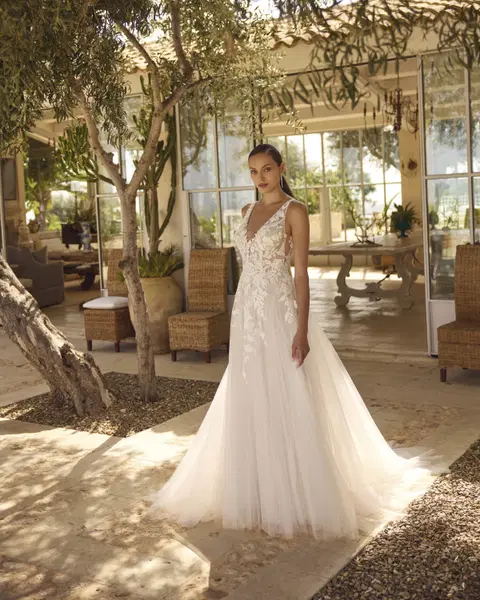 Grea wedding dress by Modeca Bridal, A-line, lace