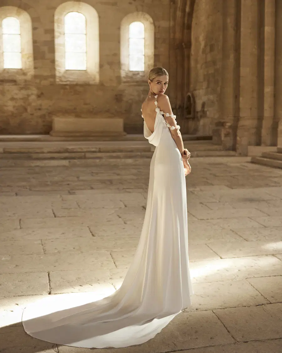 Lali by Rosa Clara - view 4 of 4