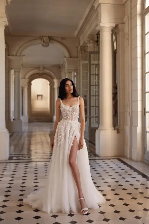 Alkmini wedding dress by Ella Novia, A-line, tulle