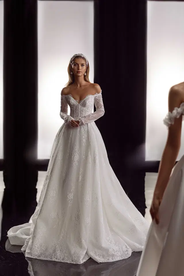 Berta by Tina Valerdi - view 3 of 3