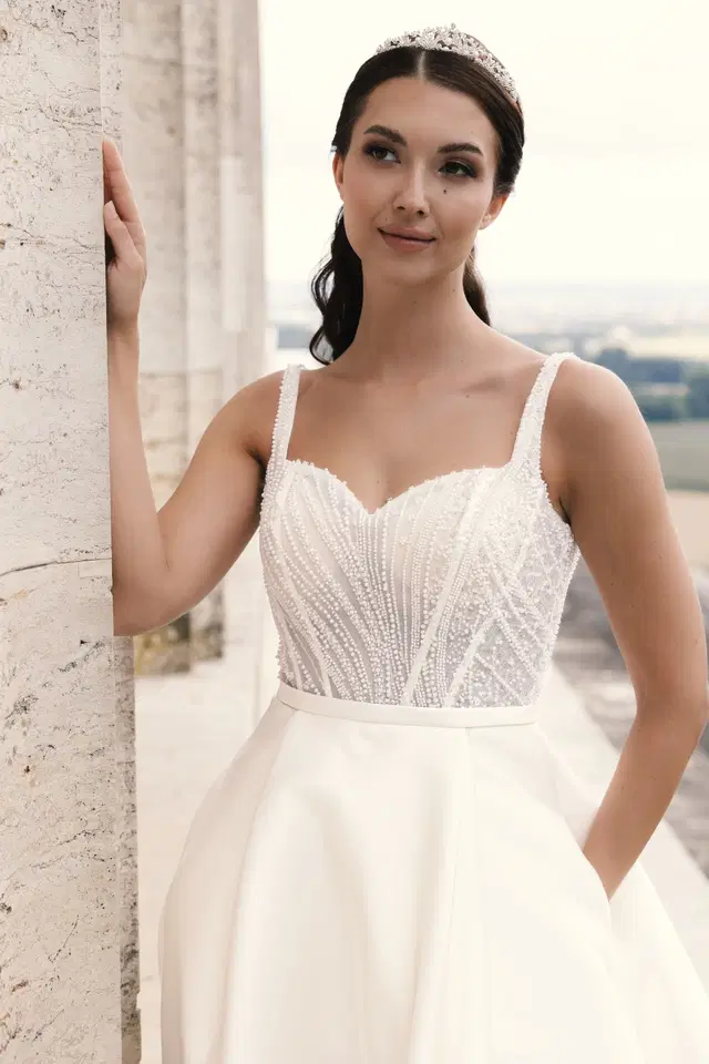 Catharina by Amo & Luv - view 2 of 4