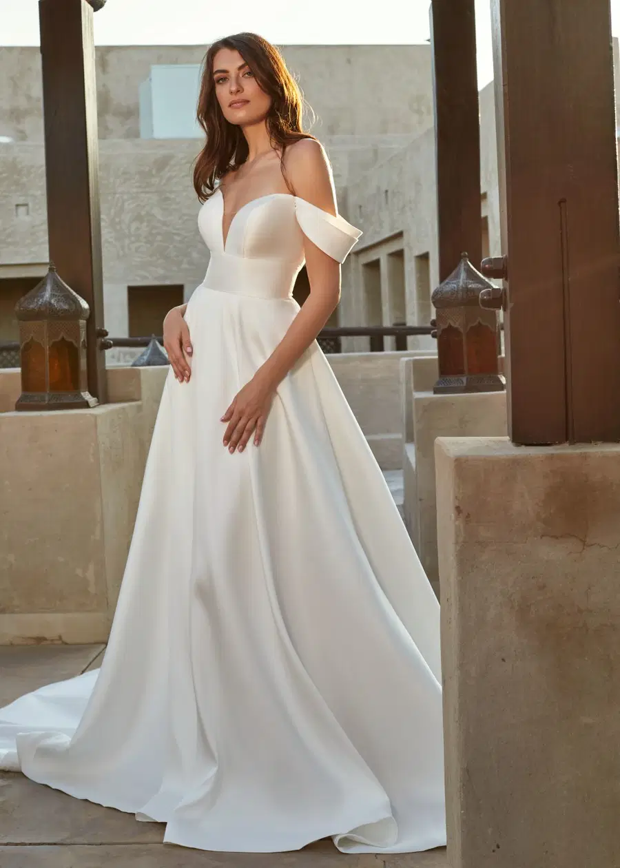 PEONY by Dando London: A-Line silhouette, sweetheart neckline, mikado
