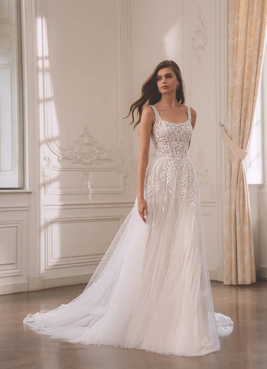 Filomena by ÉLYSÉE: A-Line silhouette, scoop neckline, lace