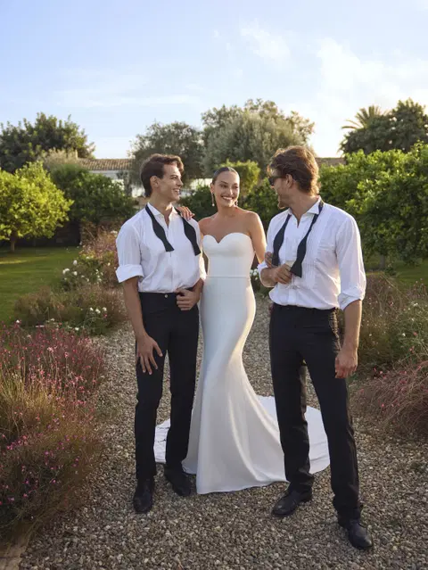 Ginni wedding dress by Modeca Bridal, fit & flare, crepe