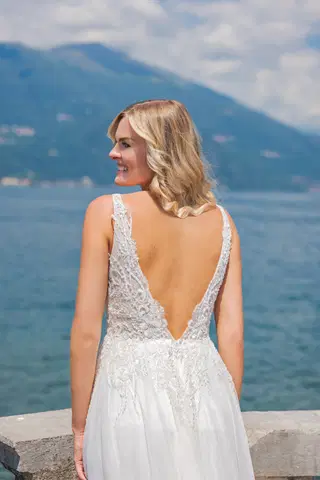 VN53 ivory by Vera Nova - view 4 of 4