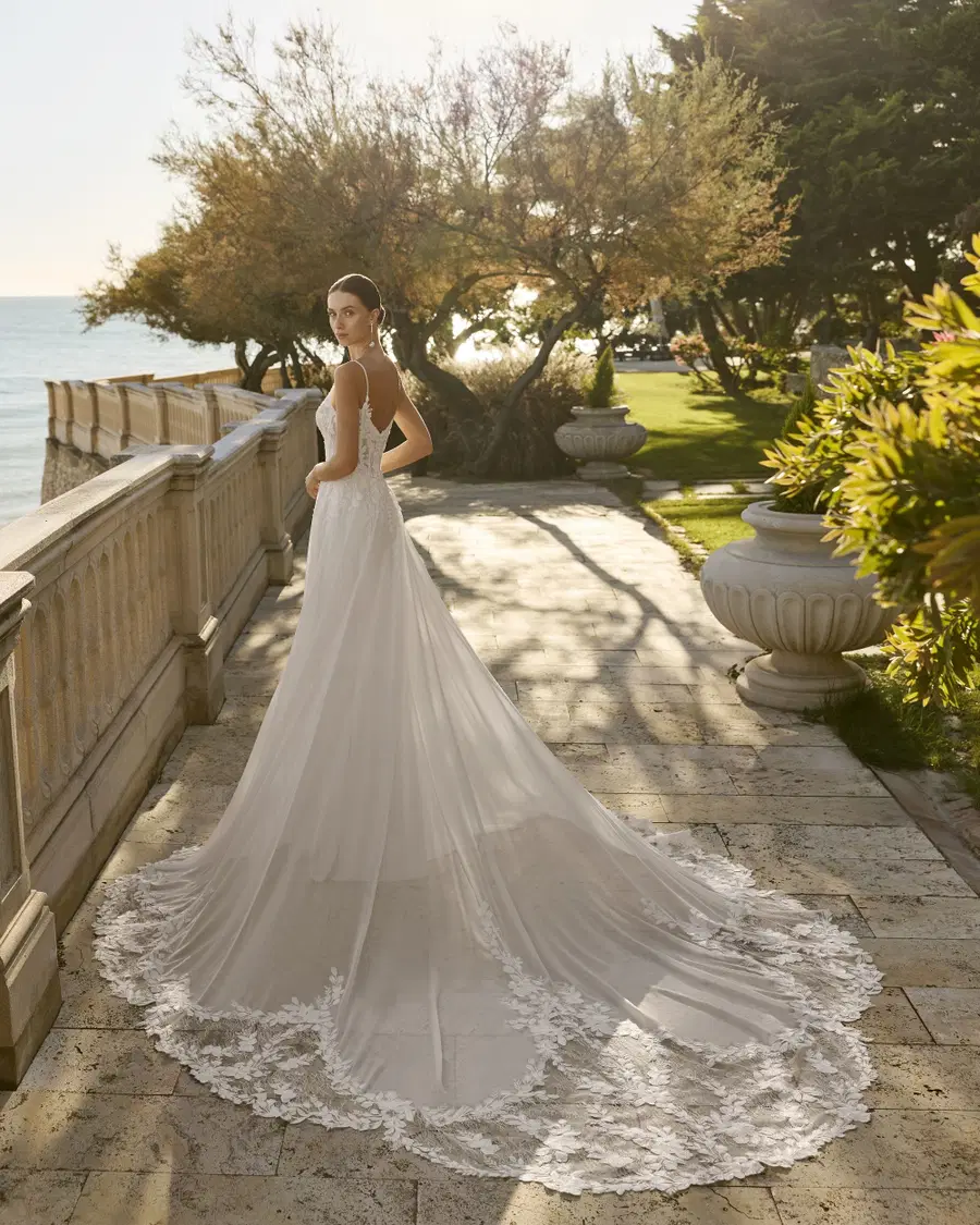 FENEYA von Luna Novias - Ansicht 2 von 3