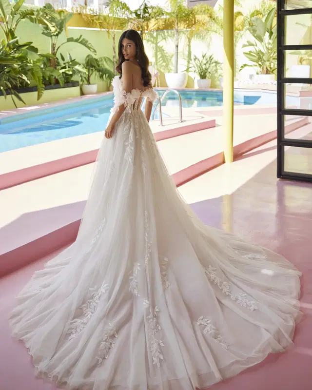 Jodie by Luna Novias - view 2 of 4