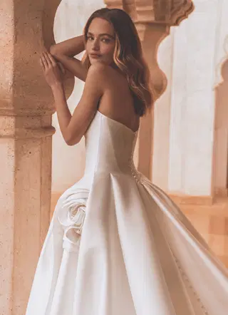 Vera by Enzoani - view 6 of 10