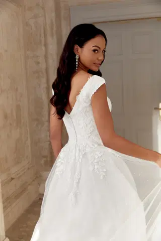 44538 by Sincerity Bridal - view 7 of 7