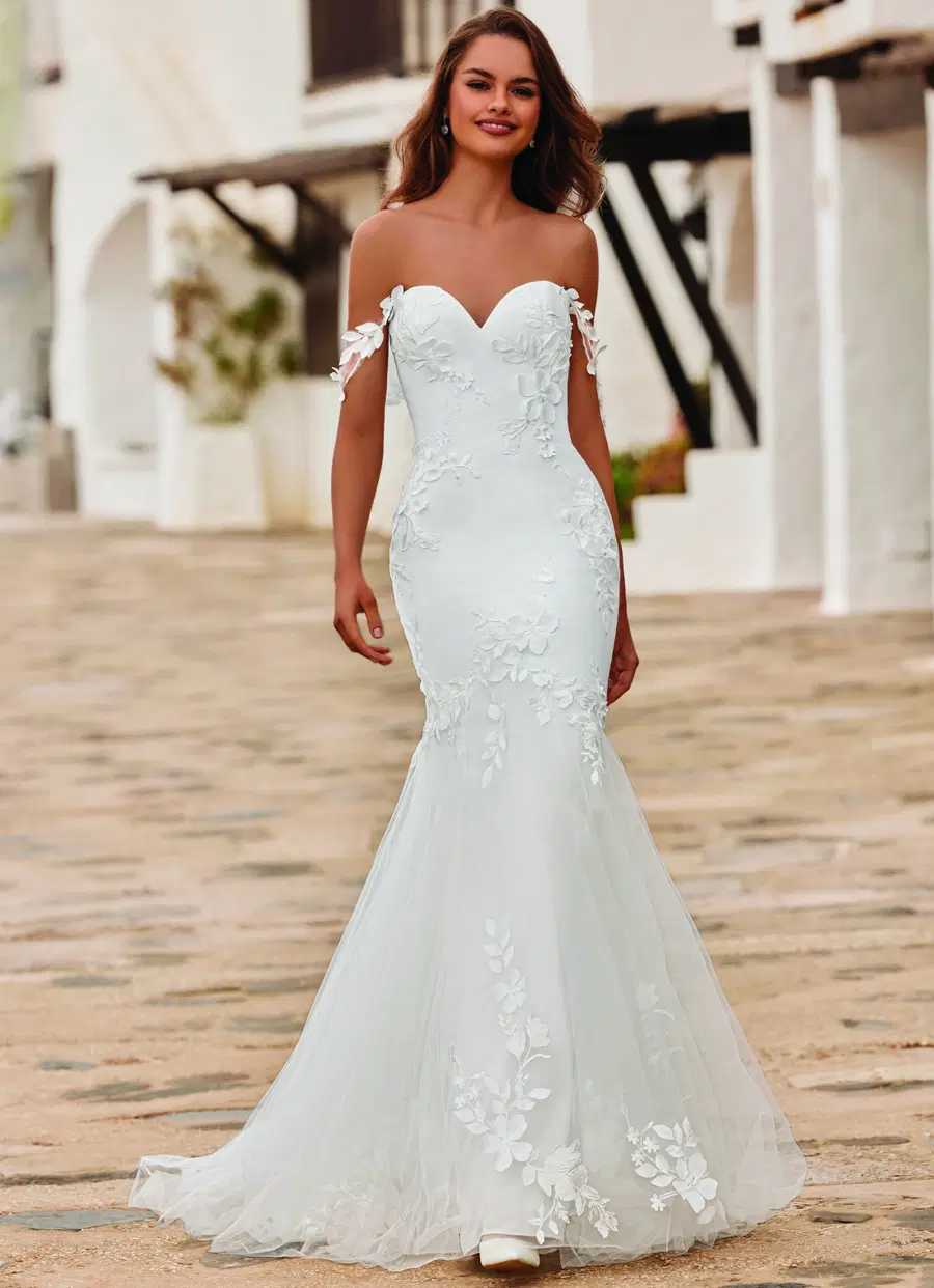 DIXIE by Enzoani: Mermaid silhouette, sweetheart neckline, tulle