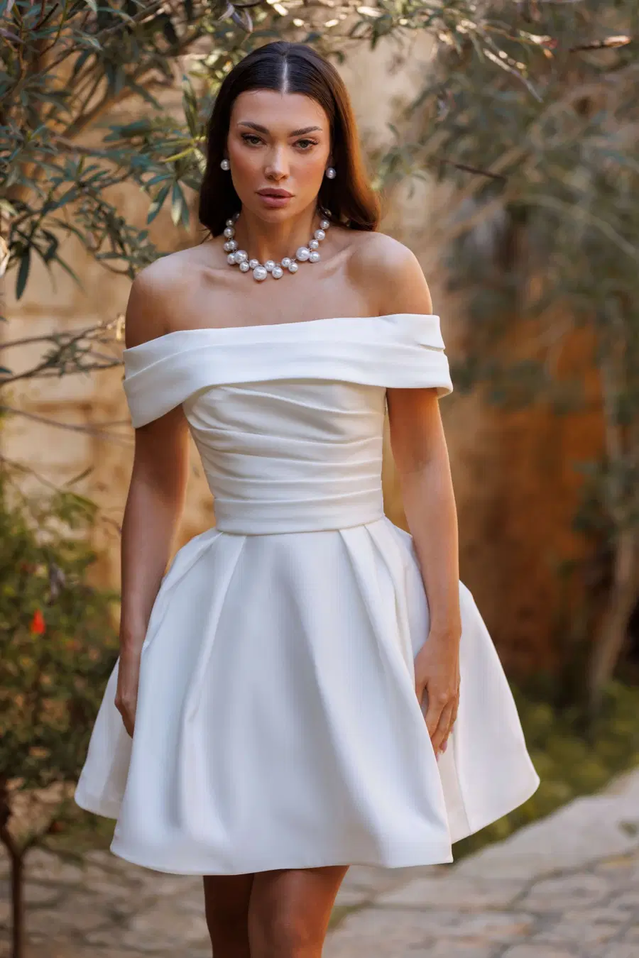 27HA01 by Jarice: A-Line silhouette, off-shoulder neckline, satin
