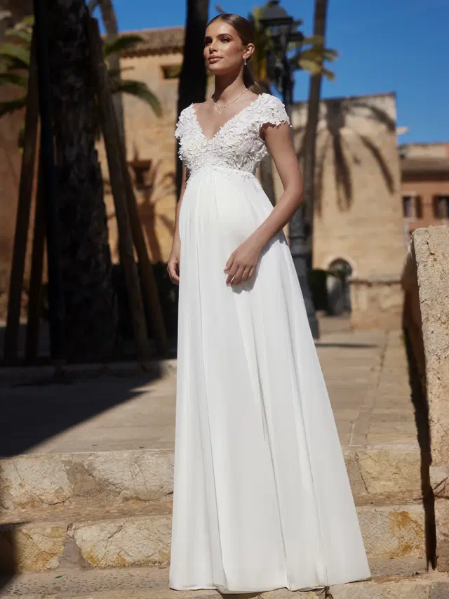 Yasmina by Bianco Evento: A-Line silhouette, V-neck neckline, cap sleeves, lace