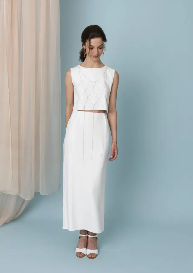 Ama Chain Top + Ama Skirt by Kisui: Straight silhouette, boat neck neckline, sleeveless, crepe
