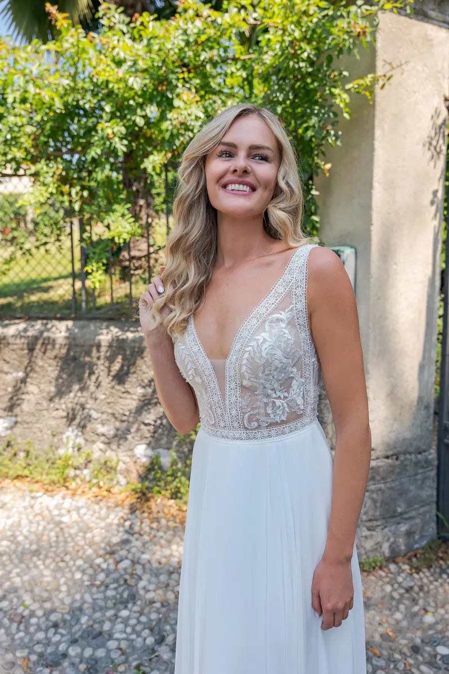 VN27 ivory by Vera Nova - view 2 of 4