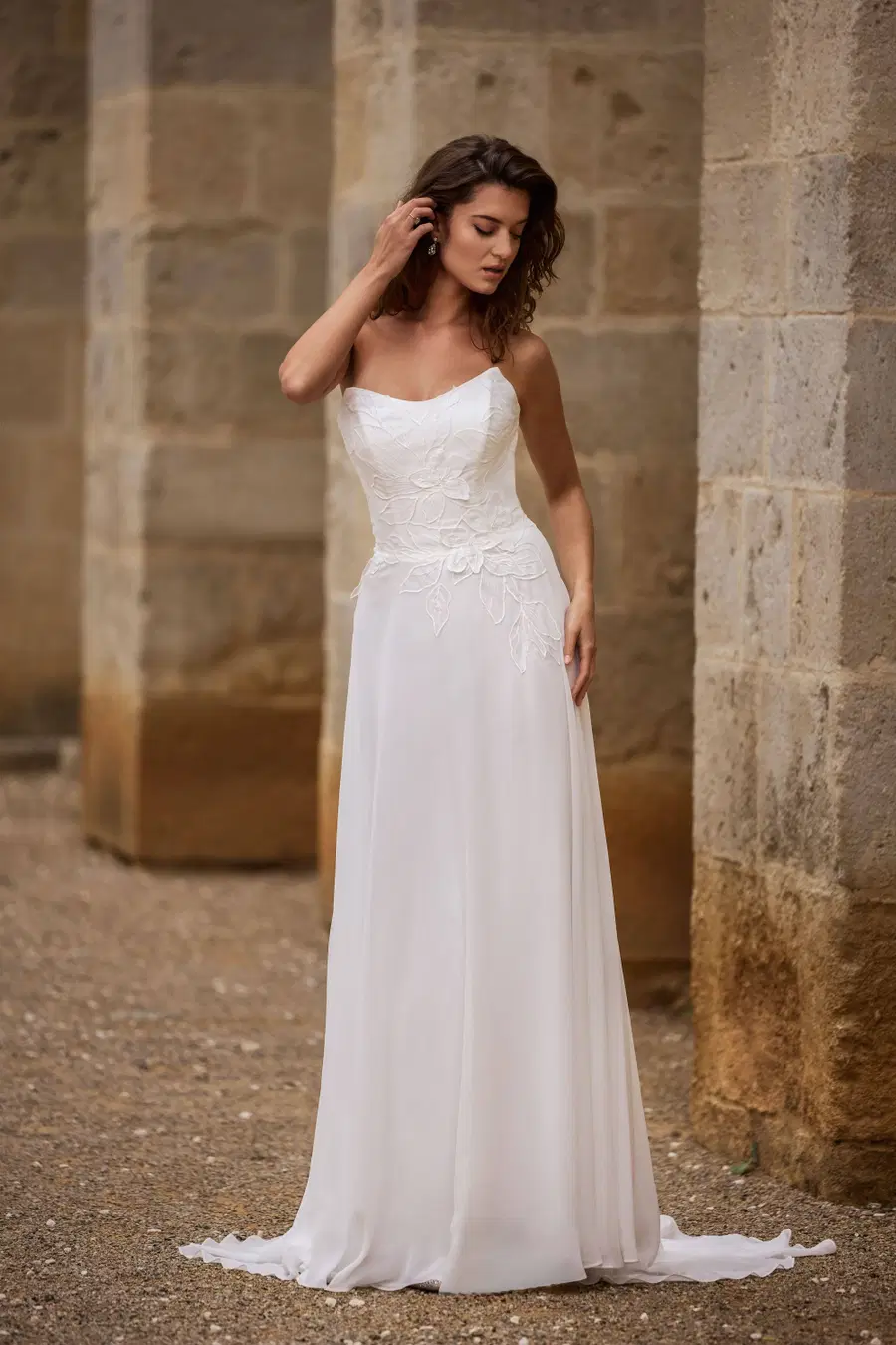 27617 by Très Chic: A-Line silhouette, semi sweetheart neckline, sleeveless, crepe