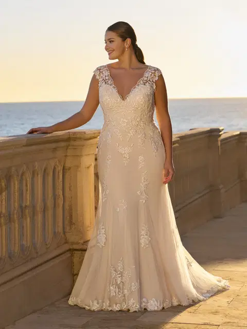 Radiata wedding dress by Ladybird, mermaid, V-neck