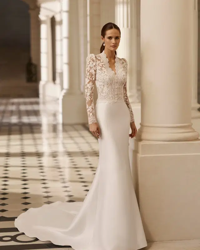 BEAM by Aire Barcelona: Mermaid silhouette, V-neck neckline, long sleeves, mikado