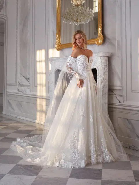 Nicole wedding dress by Vanilla Sposa, ball gown, lace