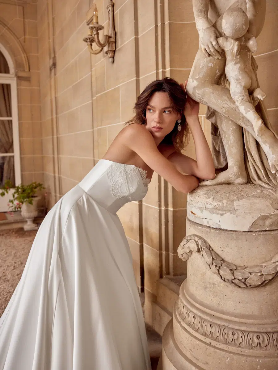 Mia by Justin Alexander - view 6 of 6