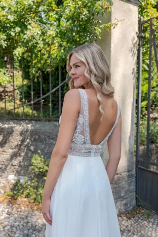 VN27 ivory by Vera Nova - view 3 of 4