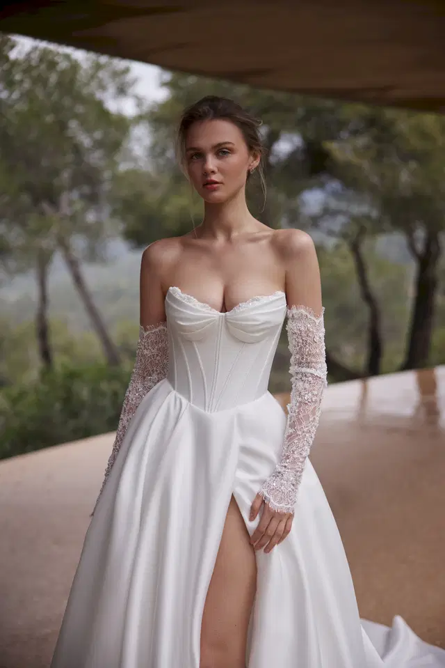 Kloe by Eva Lendel - view 2 of 4