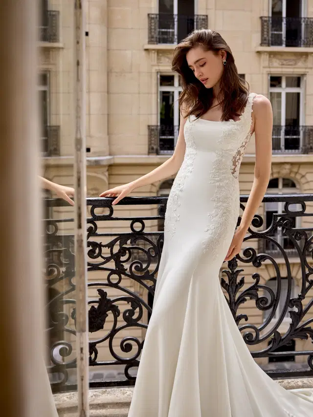 Simone by Adore: Trumpet silhouette, straight neckline, sleeveless, lace