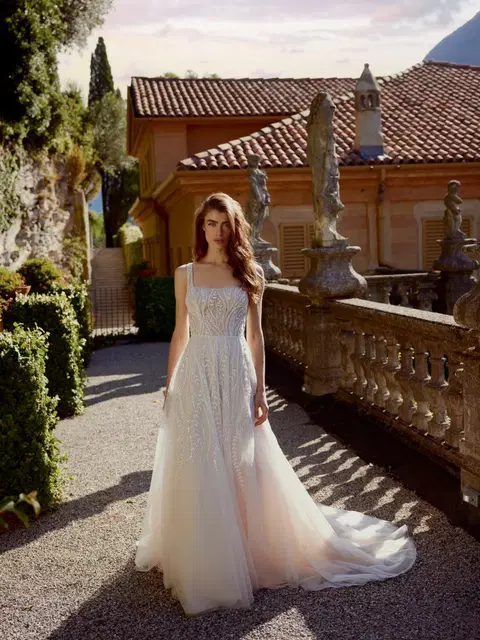 Issa wedding dress by Justin Alexander, A-line, tulle