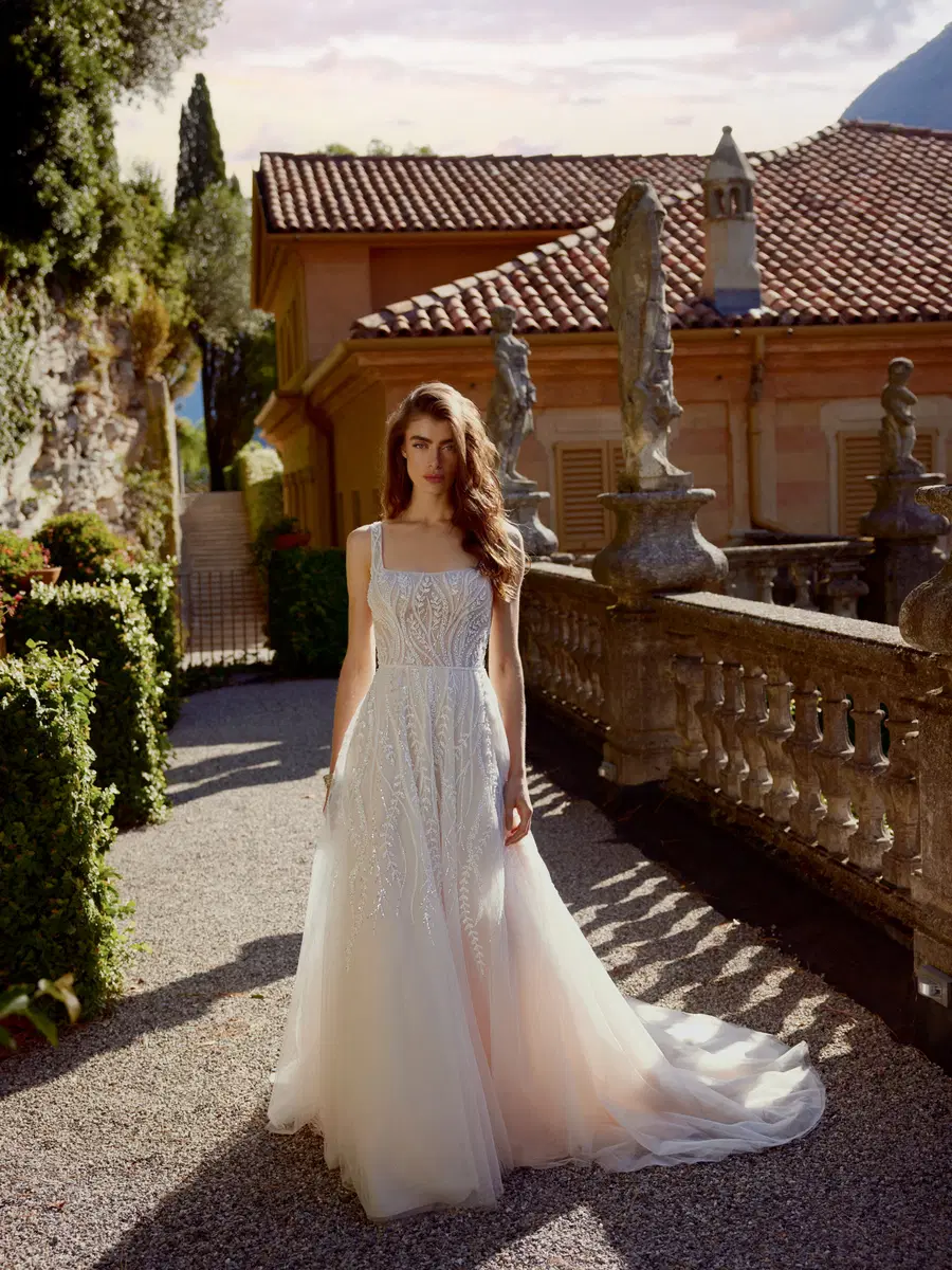 Issa by Justin Alexander: A-Line silhouette, square neckline, sleeveless, tulle