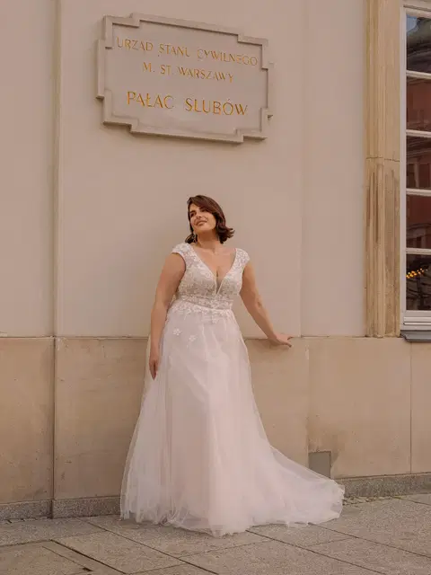 Style LO-494T wedding dress by Agnes, A-line, tulle