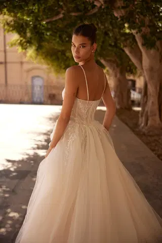 Savine by Anne Mariée - view 6 of 6