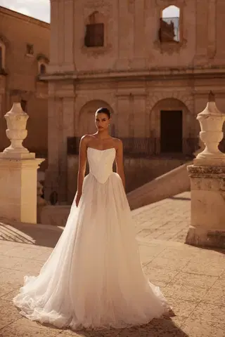 Jacline by Anne Mariée - view 2 of 10