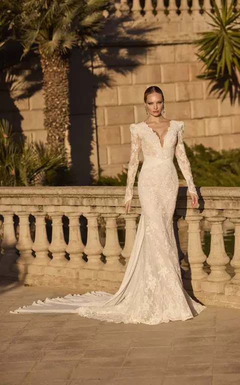 Hanako wedding dress by Veni Infantino, fit & flare, chiffon