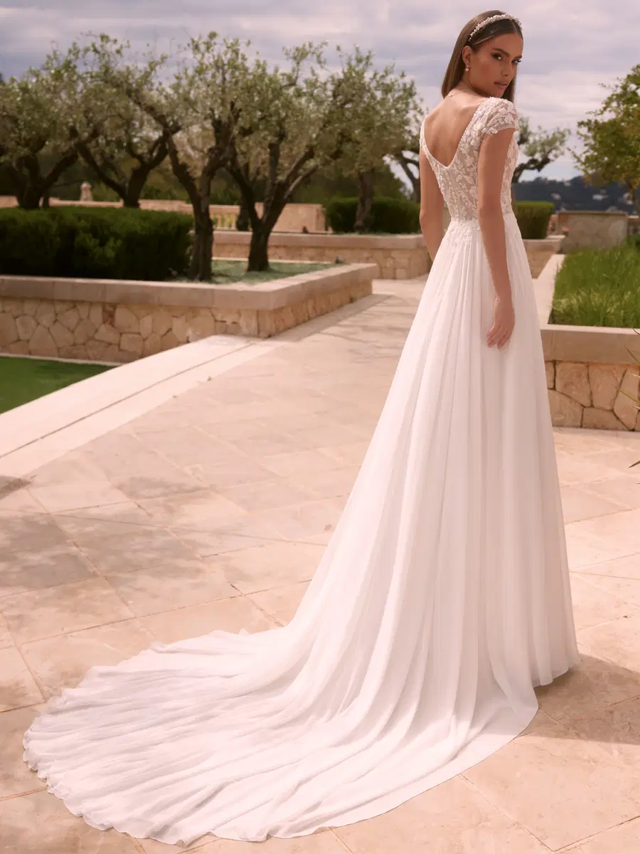 Croceus by Bianco Evento - view 2 of 6