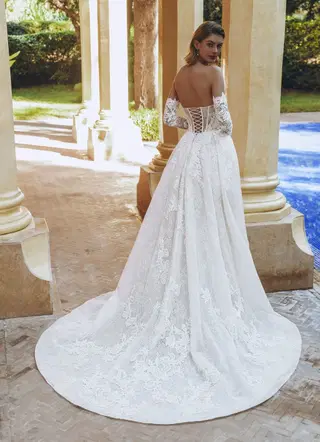UNA by Enzoani - view 4 of 5