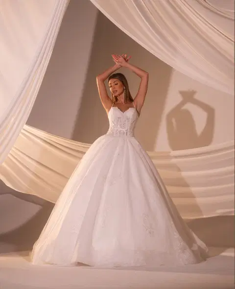 Style RB6176 wedding dress by Rachel Allan, ball gown, lace