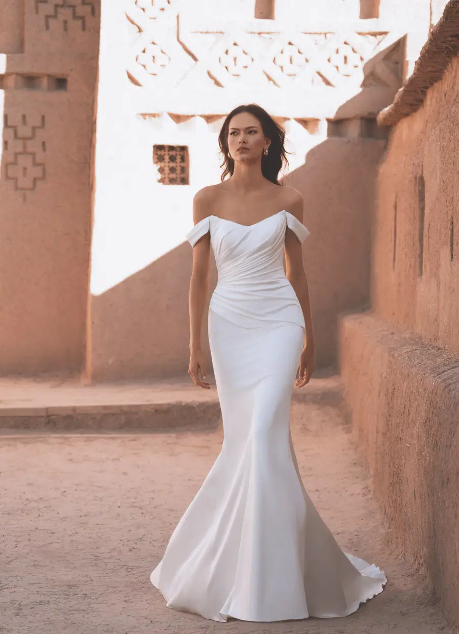 Thu by Enzoani: Straight silhouette, scoop neckline, stretch satin