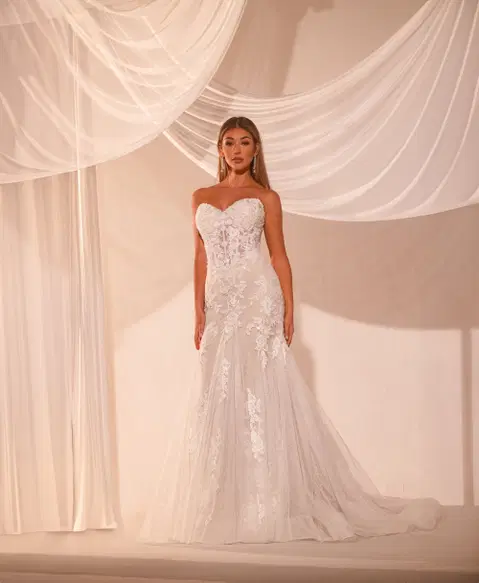 Style RB5105 wedding dress by Rachel Allan, fit & flare, lace