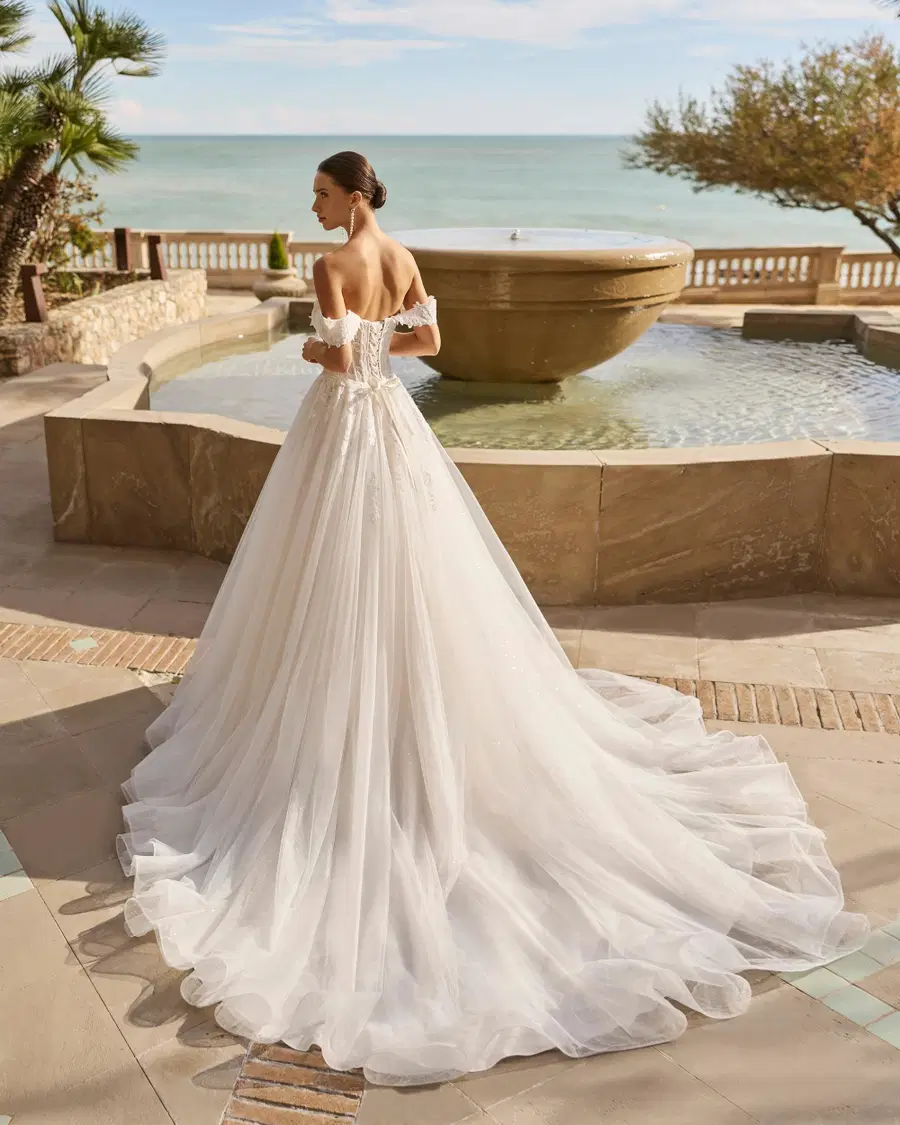 FINEYA von Luna Novias - Ansicht 2 von 3
