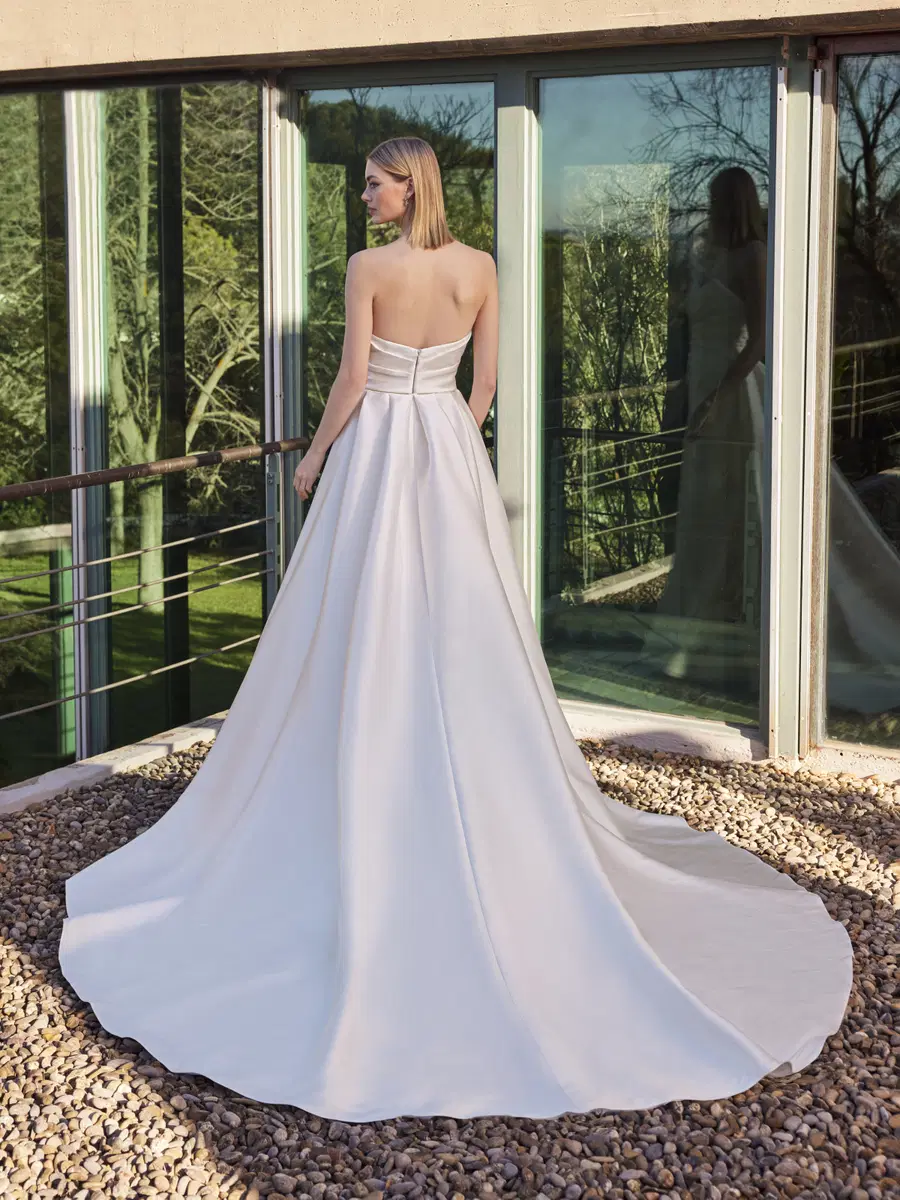 PRIVET by Pronovias - view 2 of 3