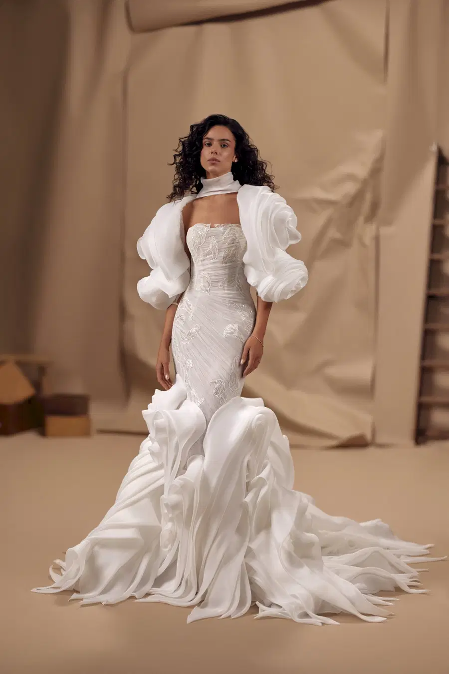 Wallis Simpson von Innocentia Divina: Meerjungfrau, Puffärmel, Organza