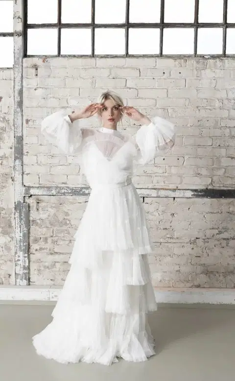 Haiba Topper wedding dress by Kisui, A-line, tulle